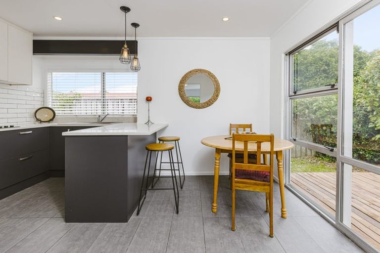 Photo of property in 2/21 Harper Street, Papakura, 2110