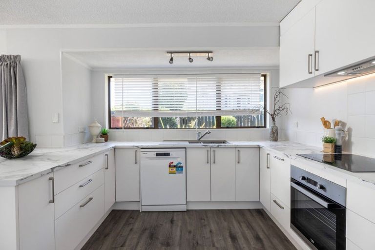 Photo of property in 6a Esmeralda Street, Welcome Bay, Tauranga, 3112