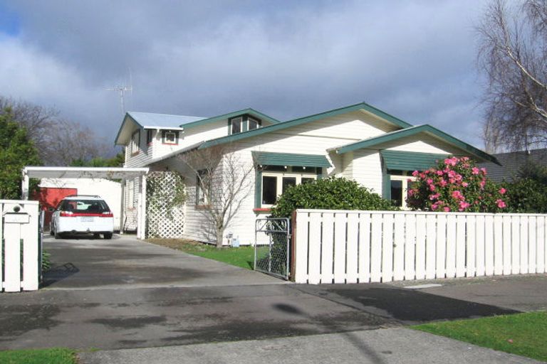 Photo of property in 68 Stanley Avenue, Palmerston North, 4414