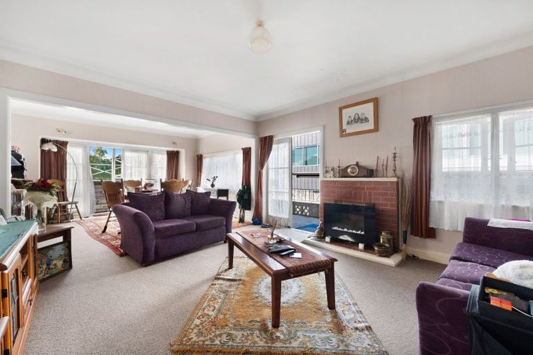 Photo of property in 1/20 Takutai Avenue, Bucklands Beach, Auckland, 2012