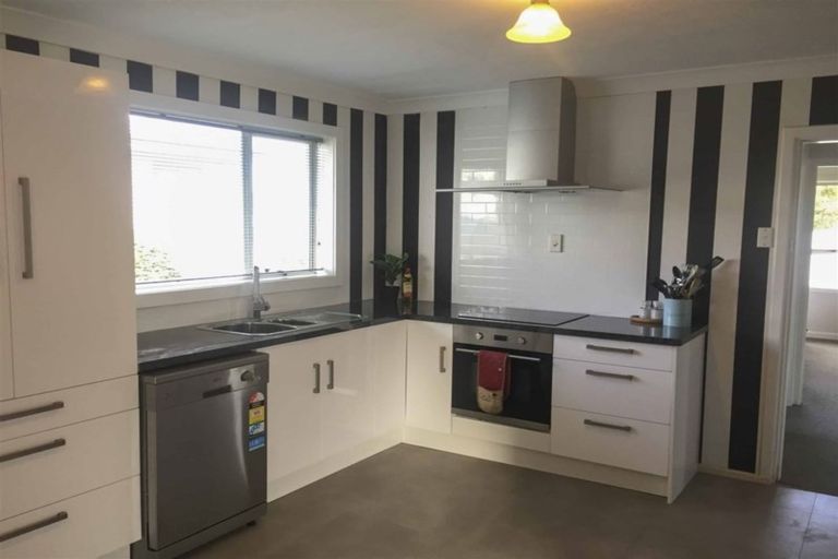 Photo of property in 77 Stobo Street, Grasmere, Invercargill, 9810