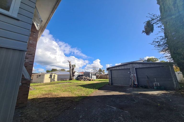 Photo of property in 36c Lincoln Road, Henderson, Auckland, 0610
