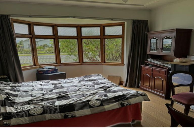 Photo of property in 136 Peel Street, Westport, 7825