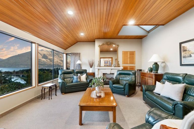 Photo of property in 4 Peregrine Place, Queenstown, 9300