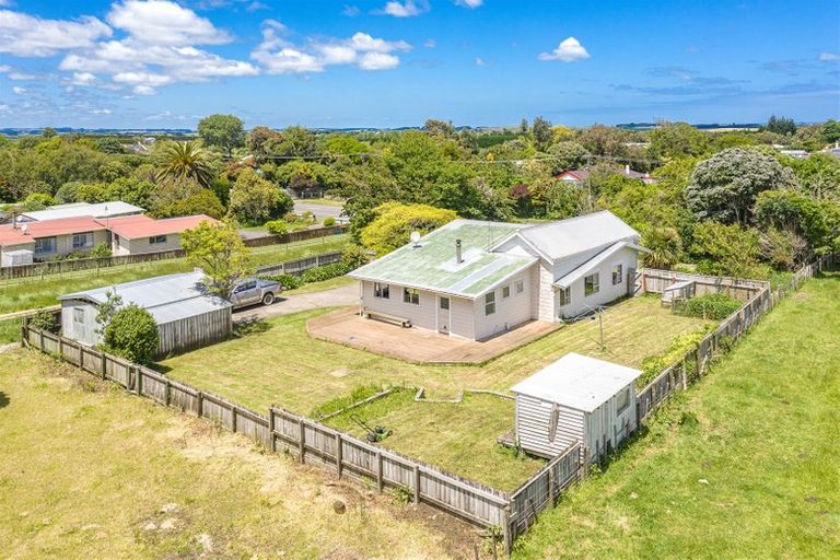 Photo of property in 30 Weraroa Road, Waverley, 4510