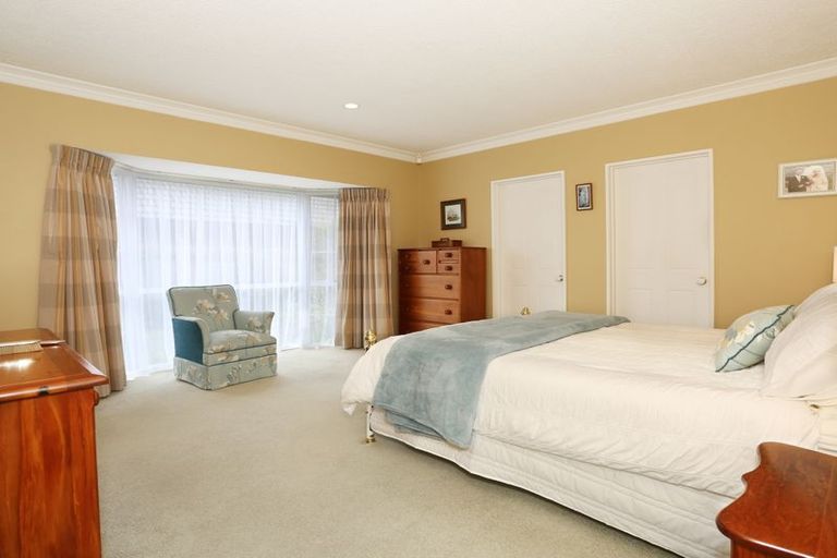 Photo of property in 12 Balcairn Place, Terrace End, Palmerston North, 4410