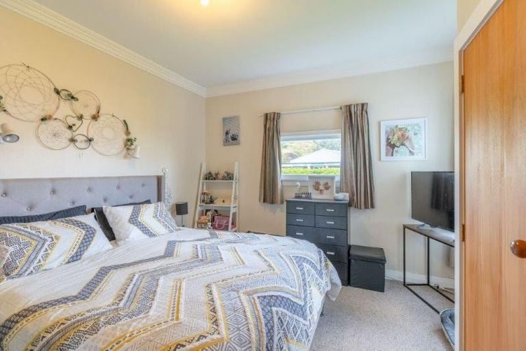 Photo of property in 2 Hinemoa Street, Paraparaumu, 5032