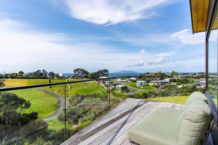 Photo of property in 13 Starlight Place, Langs Beach, 0582