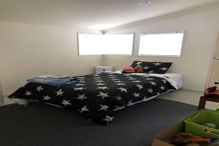 Photo of property in 1/5 Carole Crescent, Pakuranga, Auckland, 2010