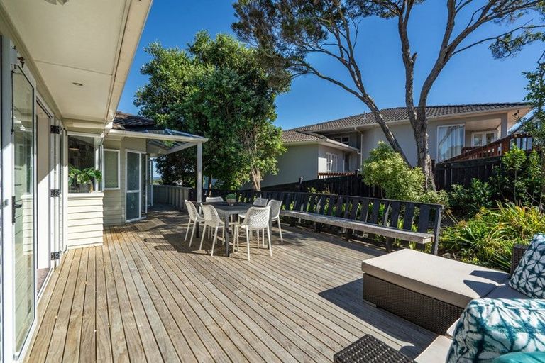 Photo of property in 10 Brunton Place, Glenfield, Auckland, 0629