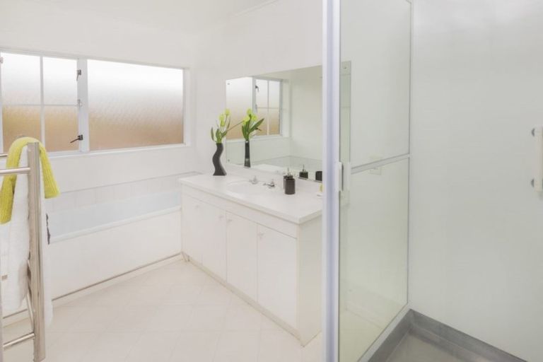 Photo of property in 2/125 Moore Street, Howick, Auckland, 2014