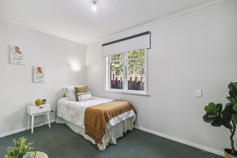 Photo of property in 73 Taylor Terrace, Tawa, Wellington, 5028