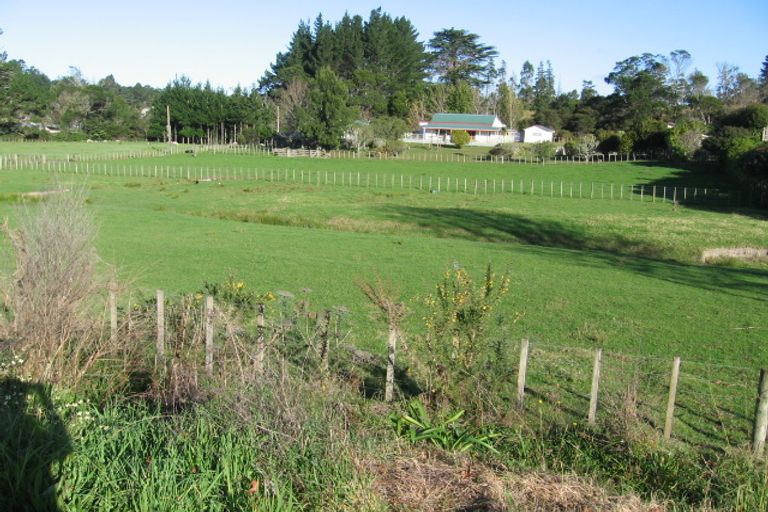 Photo of property in 162 Pooks Road, Swanson, Auckland, 0612