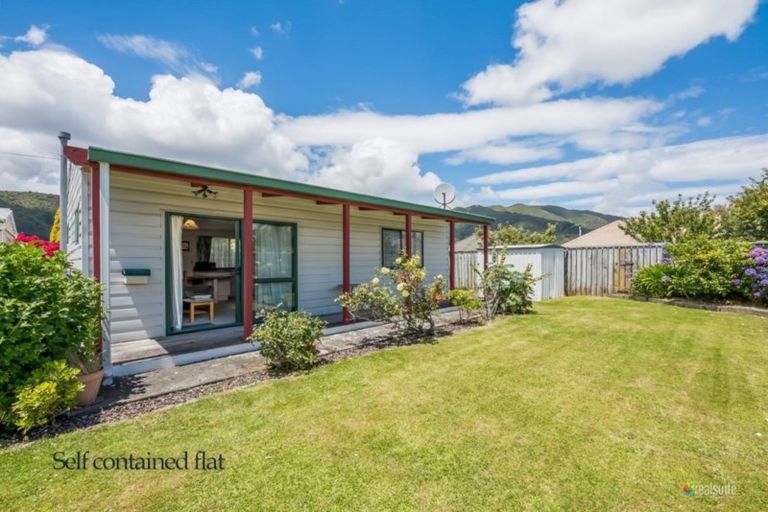 Photo of property in 33 Fairfield Avenue, Fairfield, Lower Hutt, 5011