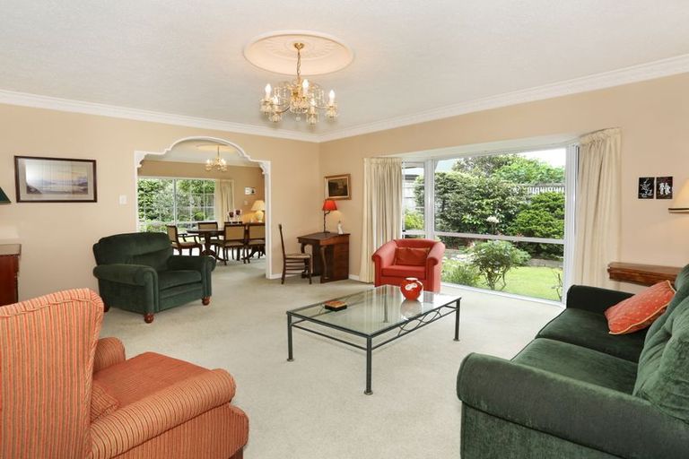Photo of property in 12 Balcairn Place, Terrace End, Palmerston North, 4410