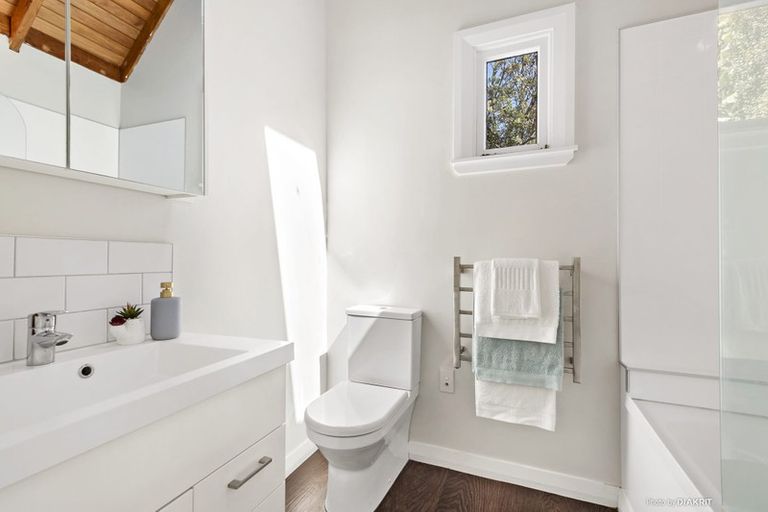 Photo of property in 98 Elizabeth Street, Mount Victoria, Wellington, 6011