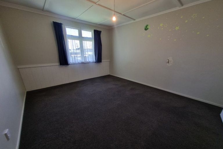 Photo of property in 19 Ruapehu Street, Castlecliff, Wanganui, 4501