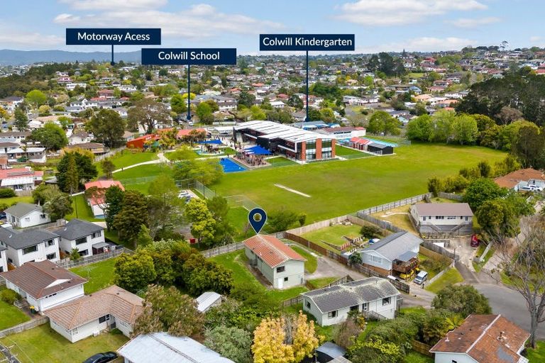 Photo of property in 18 Reinga Place, Massey, Auckland, 0614