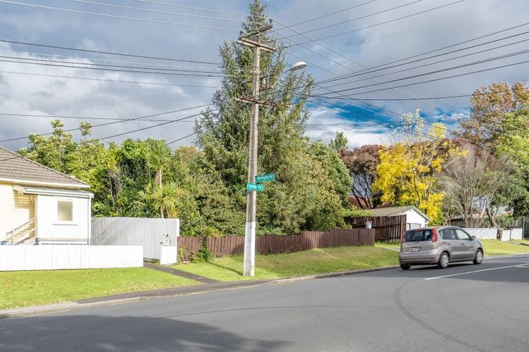 Photo of property in 156 Rathgar Road, Henderson, Auckland, 0610
