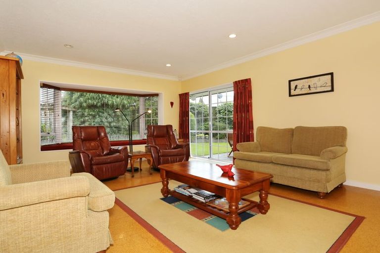 Photo of property in 12 Balcairn Place, Terrace End, Palmerston North, 4410