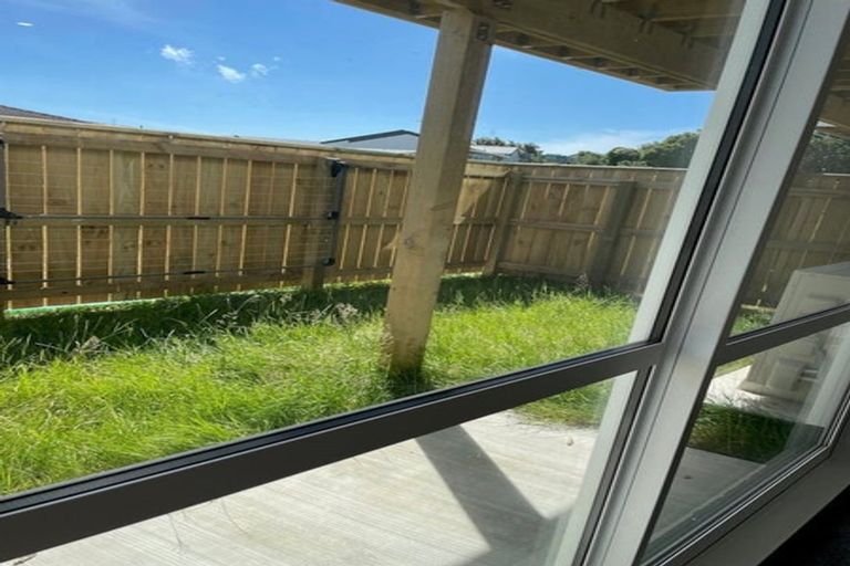 Photo of property in 3 Kopua Place, Whitby, Porirua, 5024