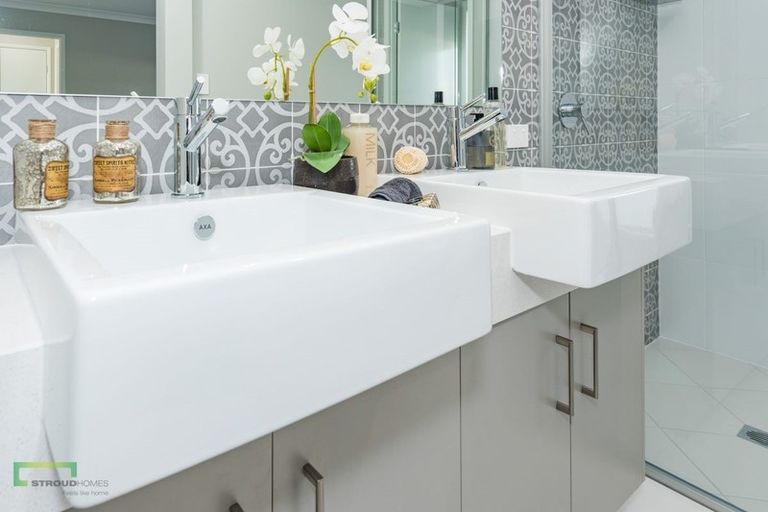 Photo of property in 18 Blackadder Road, Pegasus, 7612