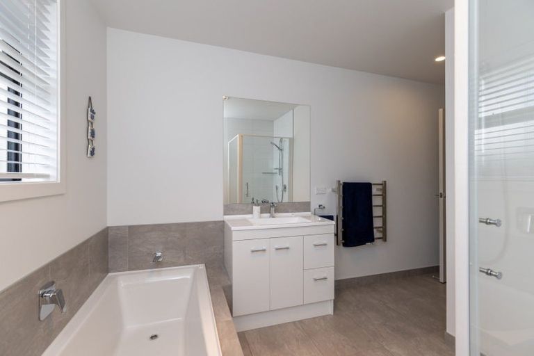 Photo of property in 14 Fiesta Grove, Raumati Beach, Paraparaumu, 5032