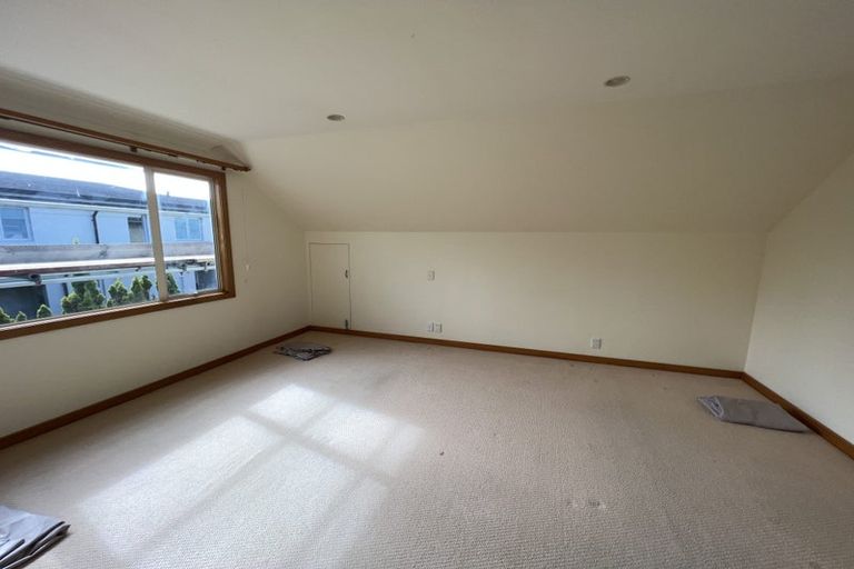 Photo of property in 2/25 Seacliffe Avenue, Belmont, Auckland, 0622