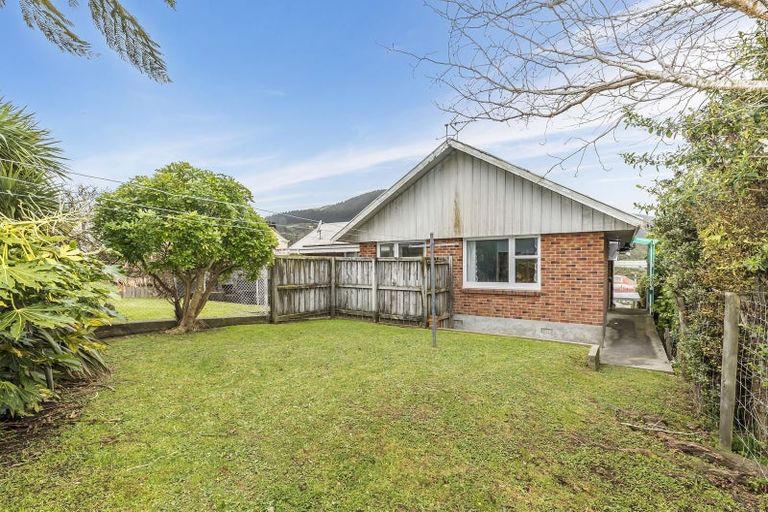 Photo of property in 5 Coates Street, Tawa, Wellington, 5028