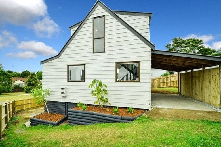 Photo of property in 12 Midgley Road, West Harbour, Auckland, 0618