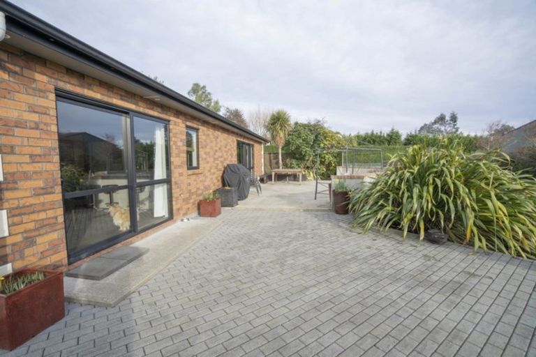 Photo of property in 61 Dunns Road, Otatara, Invercargill, 9879