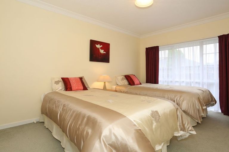 Photo of property in 12 Balcairn Place, Terrace End, Palmerston North, 4410