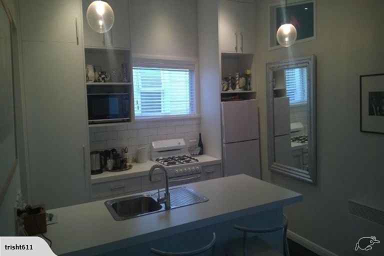 Photo of property in 9 Herald Terrace, Berhampore, Wellington, 6023