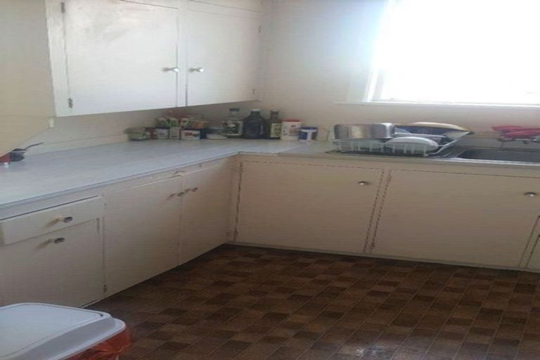 Photo of property in 1/69 College Road, Northcote, Auckland, 0627