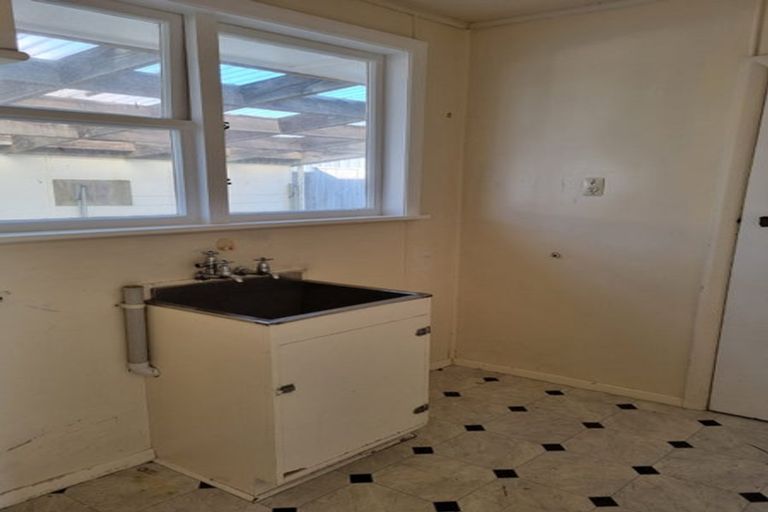 Photo of property in 12a Maraval Crescent, Grenada Village, Wellington, 6037