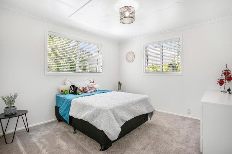 Photo of property in 23a Woodglen Road, Glen Eden, Auckland, 0602