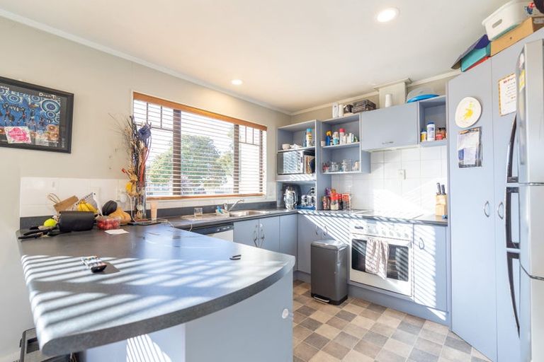 Photo of property in 35 Dalfield Place, Highbury, Palmerston North, 4412