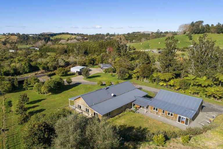 Photo of property in 35 Hume Road, Aongatete, 3181