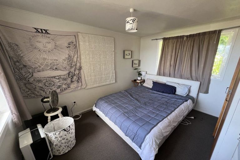 Photo of property in 2 Milne Terrace, Island Bay, Wellington, 6023