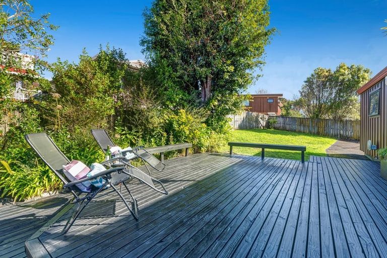 Photo of property in 24 Bronzewing Terrace, Unsworth Heights, Auckland, 0632