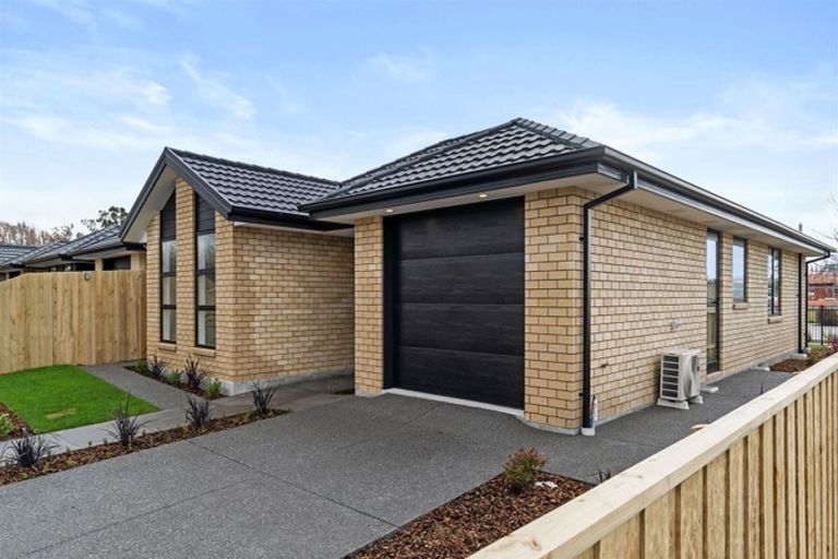 Photo of property in 2 Apple Orchard Lane, Yaldhurst, Christchurch, 8042