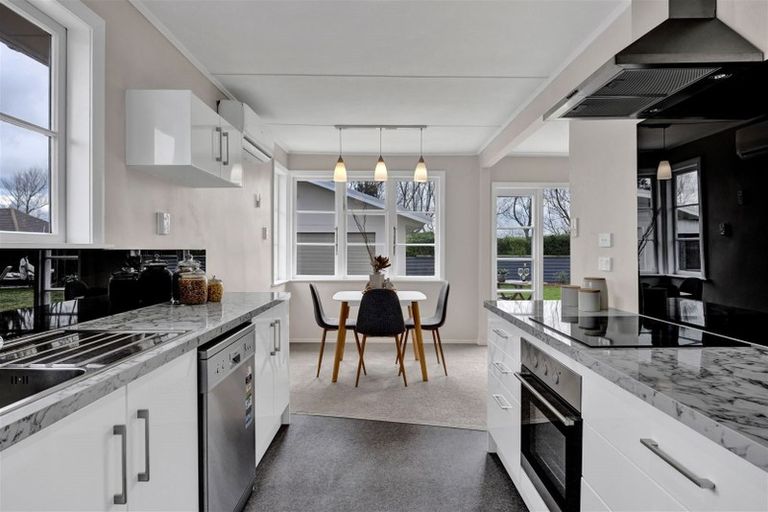 Photo of property in 13 Malone Place, Hawera, 4610