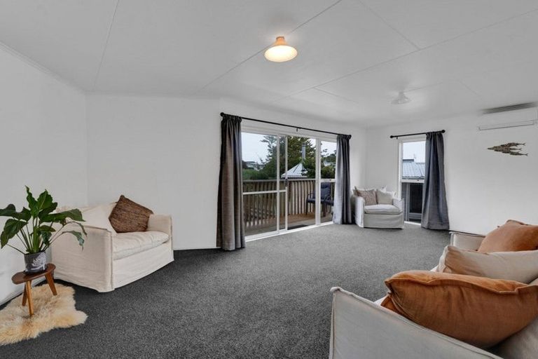 Photo of property in 14 Acacia Place, Bell Block, New Plymouth, 4312