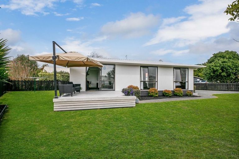 Photo of property in 8 Longstead Avenue, Papamoa Beach, Papamoa, 3118