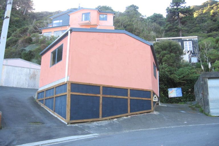 Photo of property in 39b Totara Street, Eastbourne, Lower Hutt, 5013