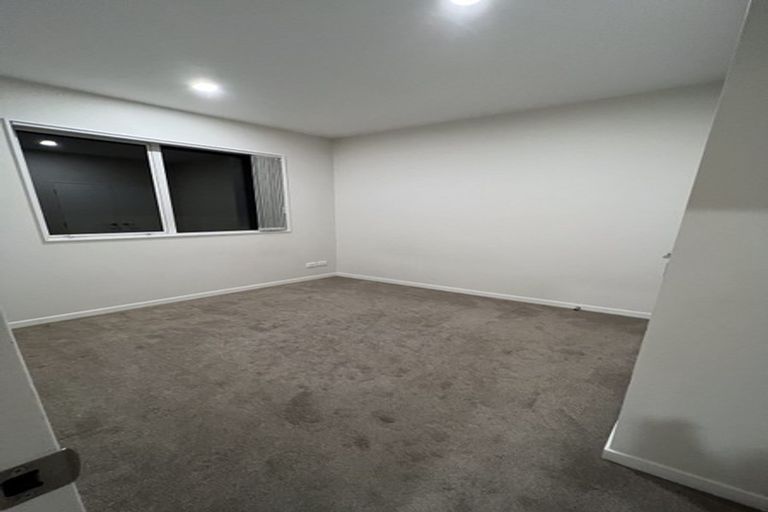 Photo of property in 37 Huntington Park Drive, Greenhithe, Auckland, 0632