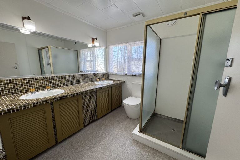 Photo of property in 55 Blakeborough Drive, Forrest Hill, Auckland, 0620