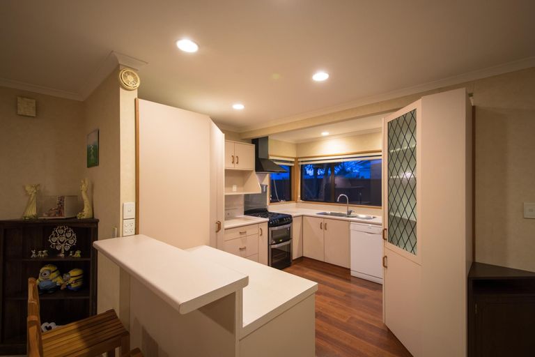 Photo of property in 8a Palm Avenue, Hokowhitu, Palmerston North, 4410