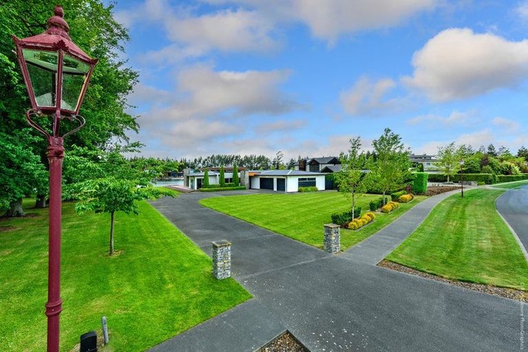 Photo of property in 28 Oakgrove Drive, Rangiora, 7400