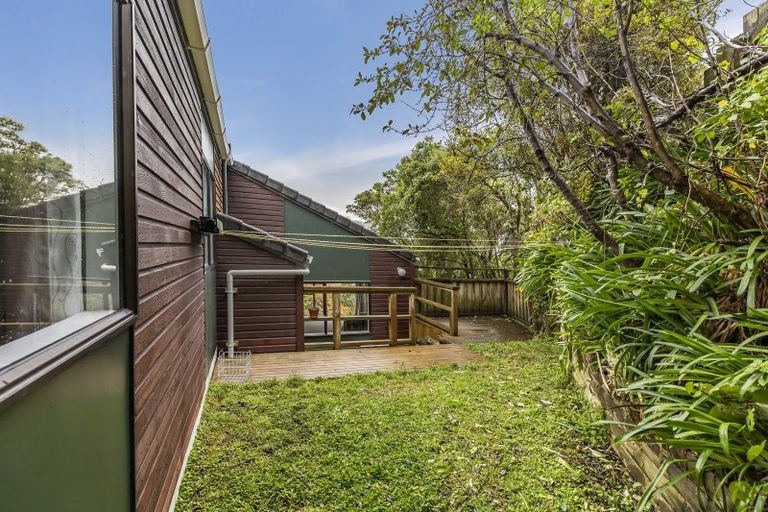 Photo of property in 12 Creswick Terrace, Northland, Wellington, 6012